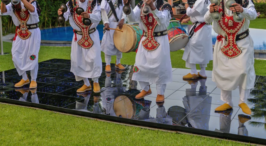 The music of Gnawa is a mix of African, Arab and Berber music and dance.